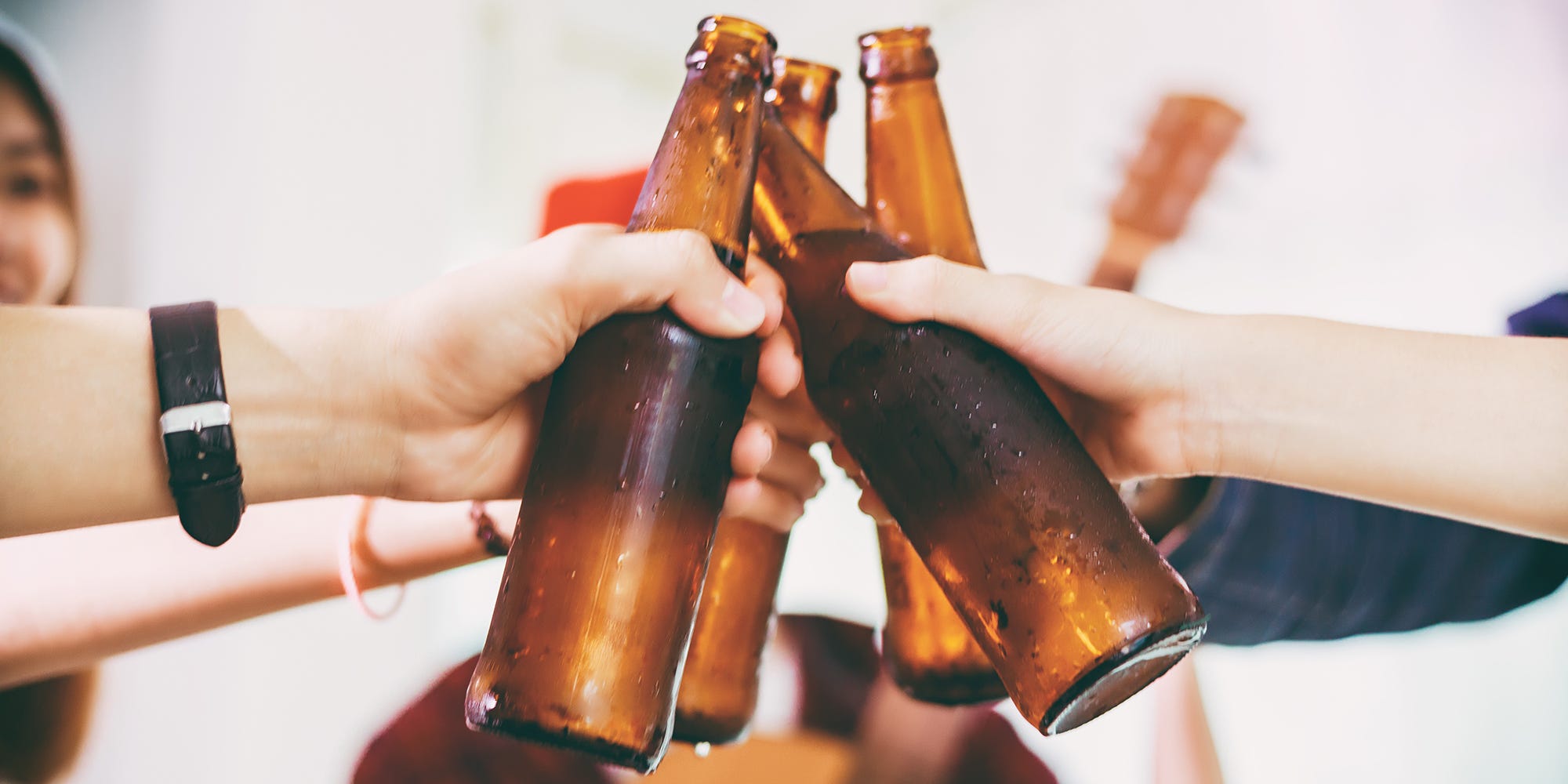 La cerveza sin alcohol engorda la barriga